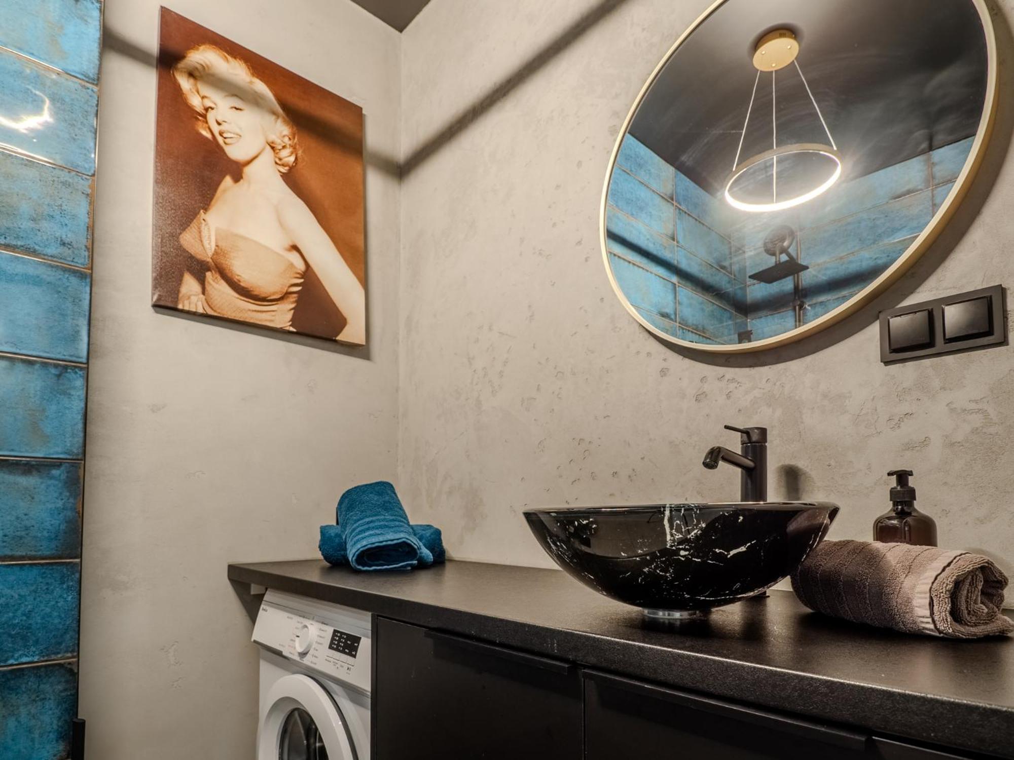 A Charming Loft In The Heart Of With Free Parking Apartament